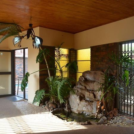 African Phoenix Guest Lodge Johannesburg Exteriör bild