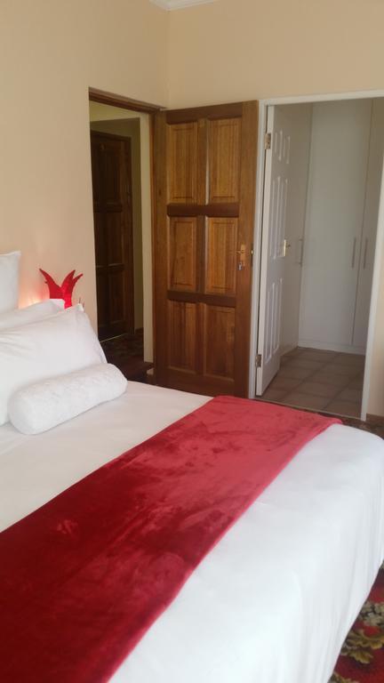 African Phoenix Guest Lodge Johannesburg Exteriör bild