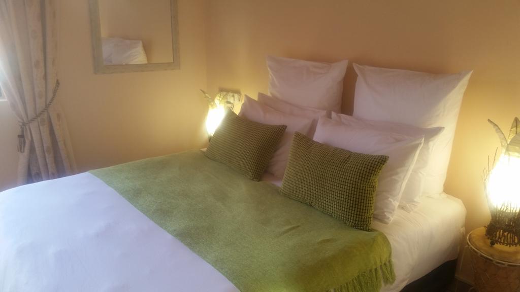African Phoenix Guest Lodge Johannesburg Exteriör bild