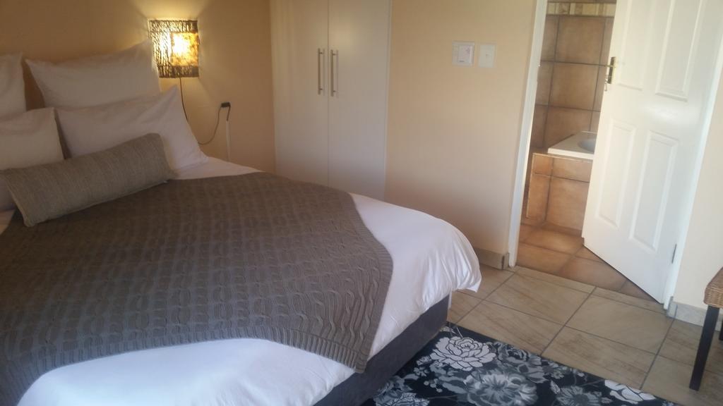 African Phoenix Guest Lodge Johannesburg Exteriör bild