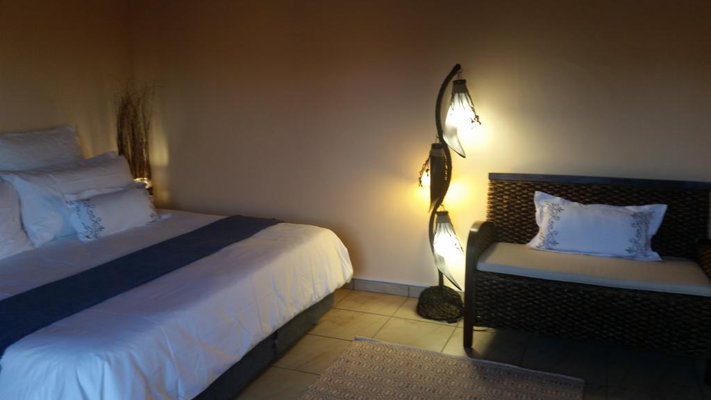 African Phoenix Guest Lodge Johannesburg Exteriör bild