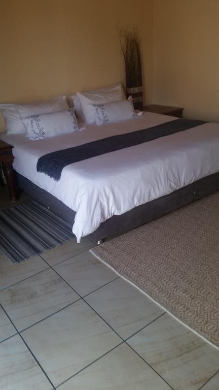 African Phoenix Guest Lodge Johannesburg Exteriör bild