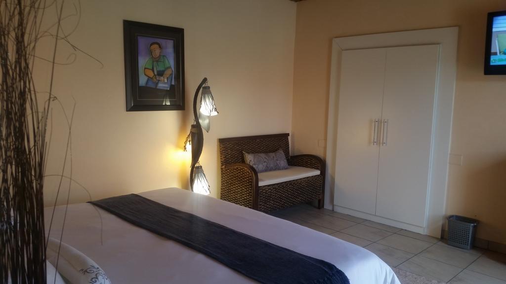 African Phoenix Guest Lodge Johannesburg Exteriör bild