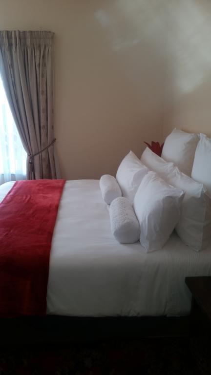 African Phoenix Guest Lodge Johannesburg Exteriör bild