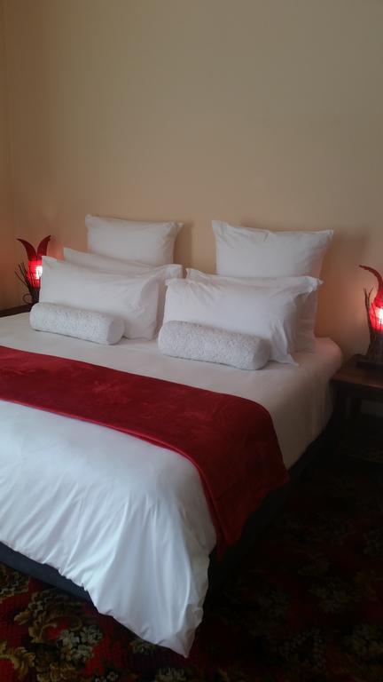 African Phoenix Guest Lodge Johannesburg Exteriör bild