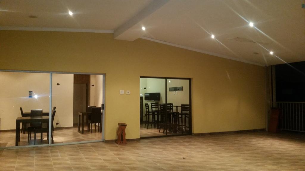 African Phoenix Guest Lodge Johannesburg Exteriör bild