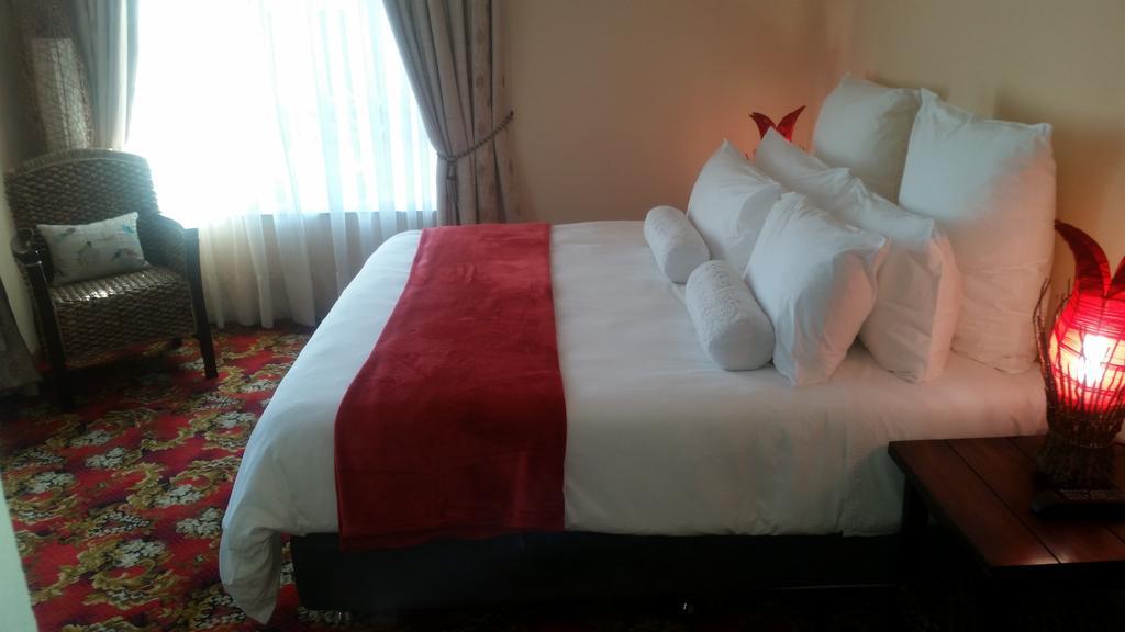 African Phoenix Guest Lodge Johannesburg Exteriör bild