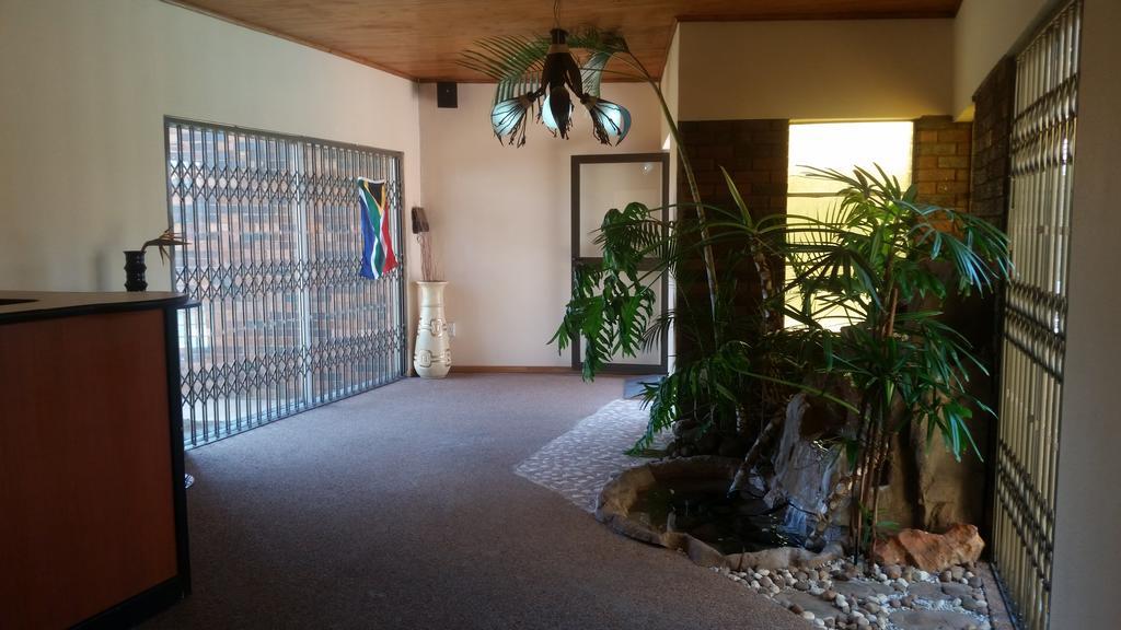 African Phoenix Guest Lodge Johannesburg Exteriör bild