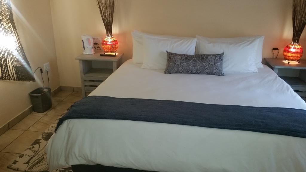African Phoenix Guest Lodge Johannesburg Exteriör bild