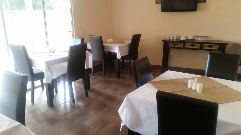 African Phoenix Guest Lodge Johannesburg Exteriör bild